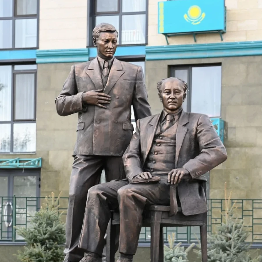 Ұстаз бен шәкірт ескерткіші (Семей қаласы)