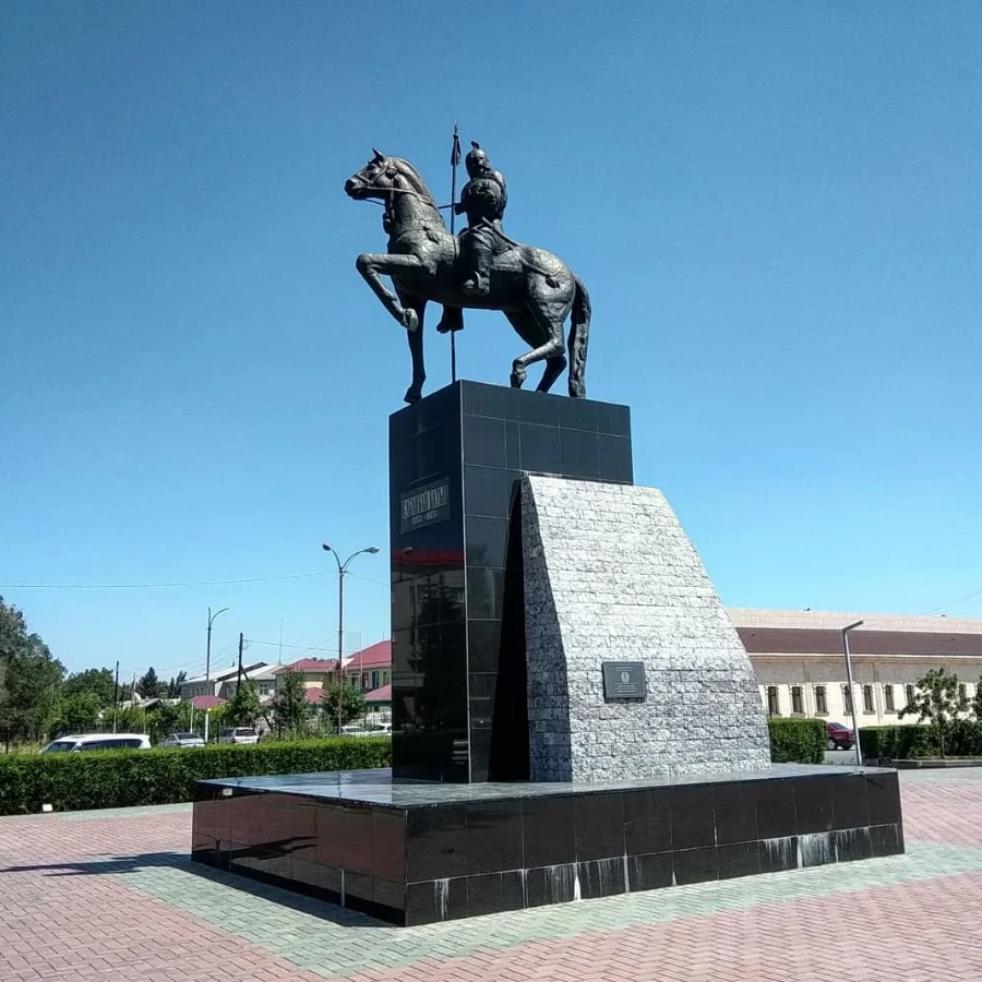 Қабанбай батыр ескерткіші