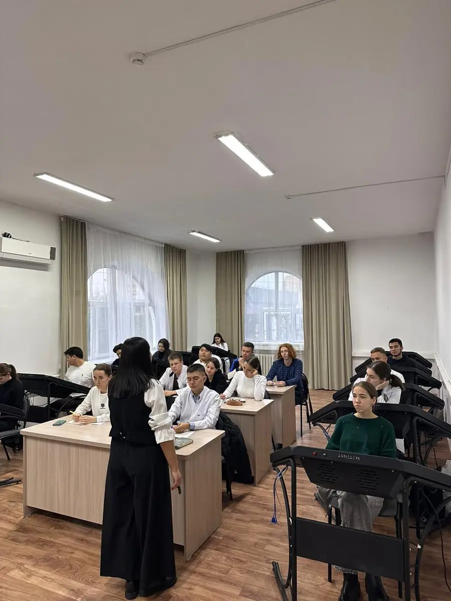 “Абай облысының мәдениет, тілдерді дамыту және архив ісі басқармасы„ мемлекеттік мекемесінің “Абай облысының лингвистикалық орталығы„ коммуналдық мемлекеттік мекемесі